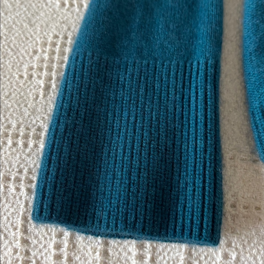 Talbots Cashmere Cable Knit 
Women's Sweater‎ - Picture 6 of 14